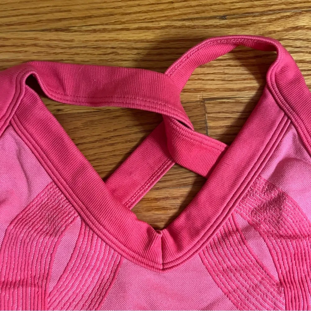 Nike BarbieCore Pink Workout Top Size Medium - Image 4