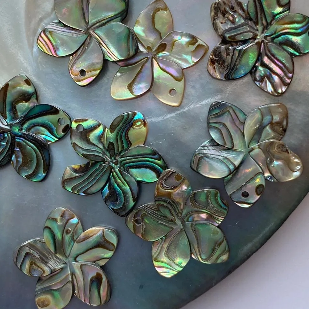 E82. Pāua (Abalone) Hibiscus Freshwater Pearls & .925 Sterling Silver Earrings Black - Image 2