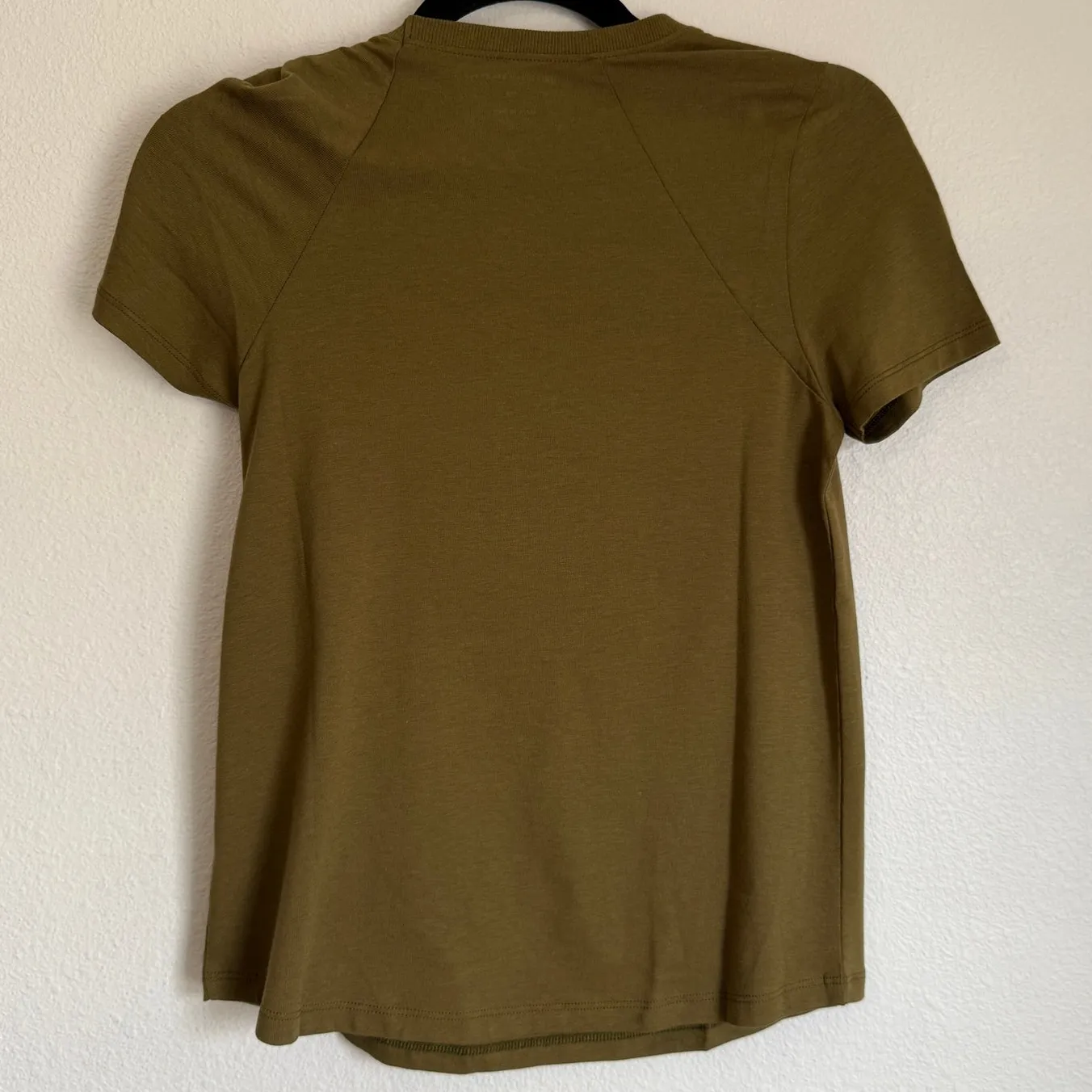 NWT Universal Standard Sz XS Dione Twist Tee Top Military Olive Green - Image 3