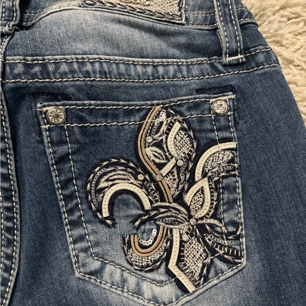 Miss Me Stylish Mid-Rise Skinny Blue Embroidered Women's Jeans Size 27 - Image 9