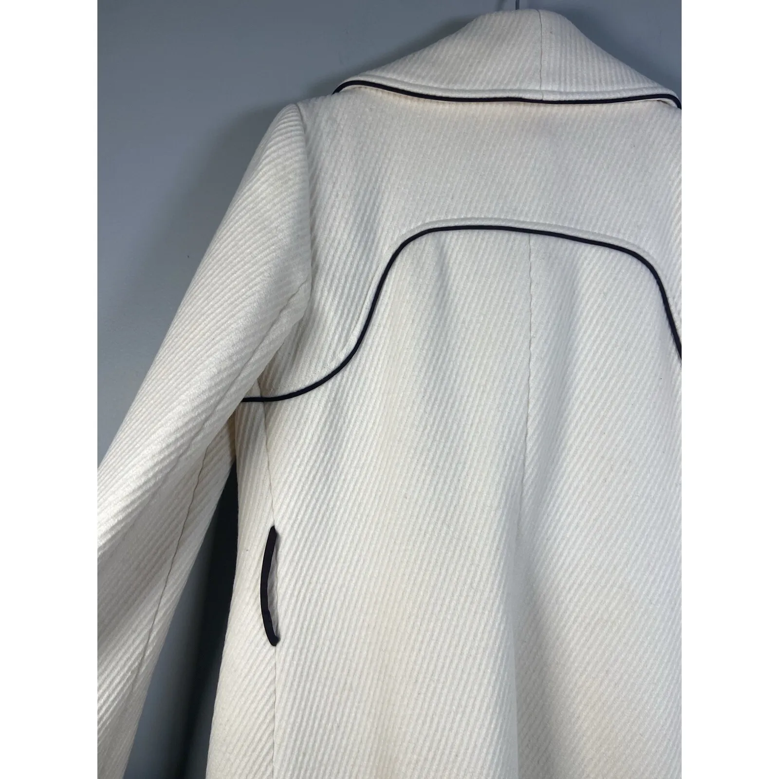 Wool Blend Cream Coat Asymmetrical Zip Front Black Trim Elegant Luxury Sz Large - Image 11