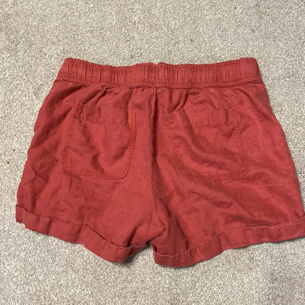 Lou & Grey Rust 100% Linen Cuffed Shorts Size XS - Image 4