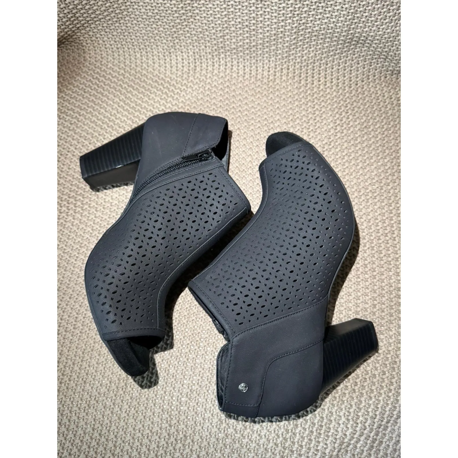 Giani Bernini Angye Black‎ Faux Leather Peep Toe Ankle Booties Women's Size 10 - Image 2