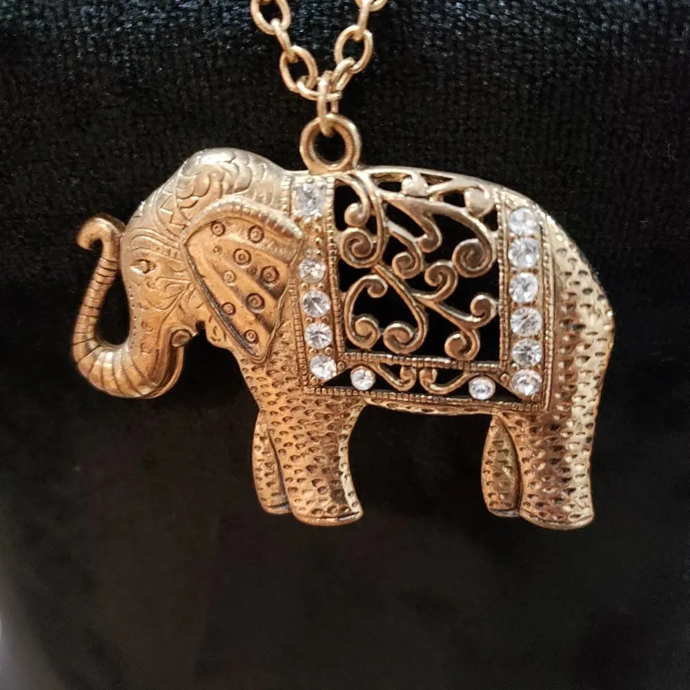 Womens Fashion Gold Tone Elephant Pendant Long Collar Necklace w/ Lobster Clasp - Image 3