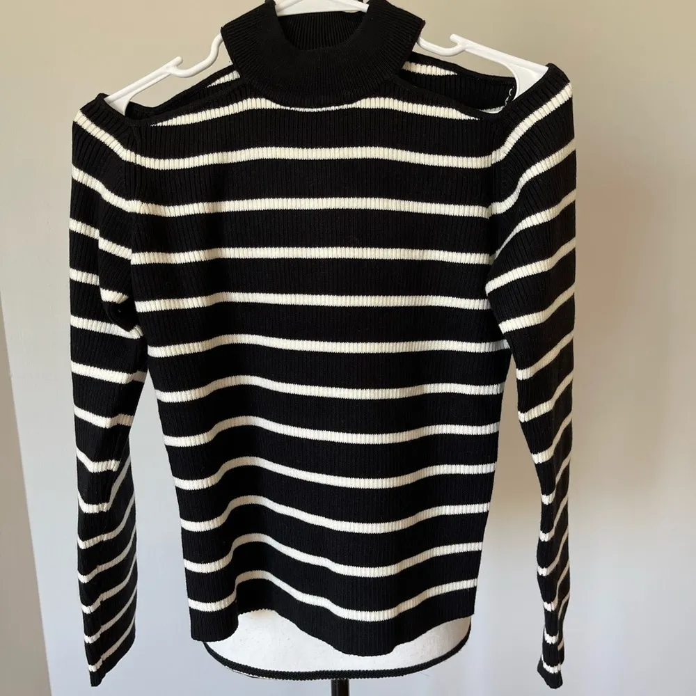 Olivaceous long sleeve striped sweater new with tags cut outs size L NWT Black Size L - Image 8