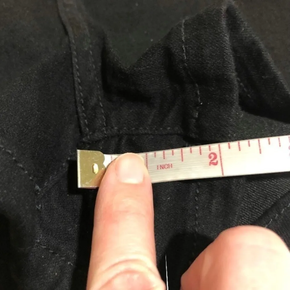 NWOT  High Rise Black Denim Shorts New - Image 8