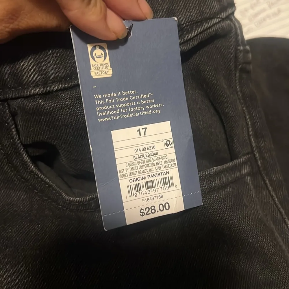 Women's High-Rise Flare Jeans - Universal Thread Black Wash Size 17 - Image 4