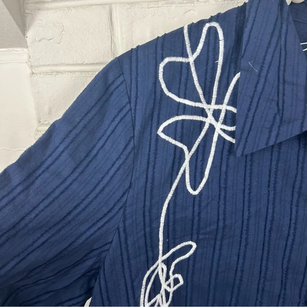 NWT Redwood Court Navy Oversized Button Down Shirt Size S - Image 4