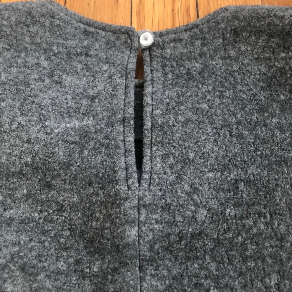 $169 McGuire Bella Tee Gray Ruffled Sleeves S - Image 8