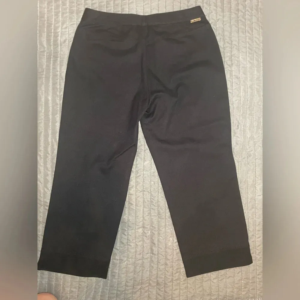 St John Sport Women’s Black Capri Crop Length Pants Size 8 Black NWT‎ - Image 2