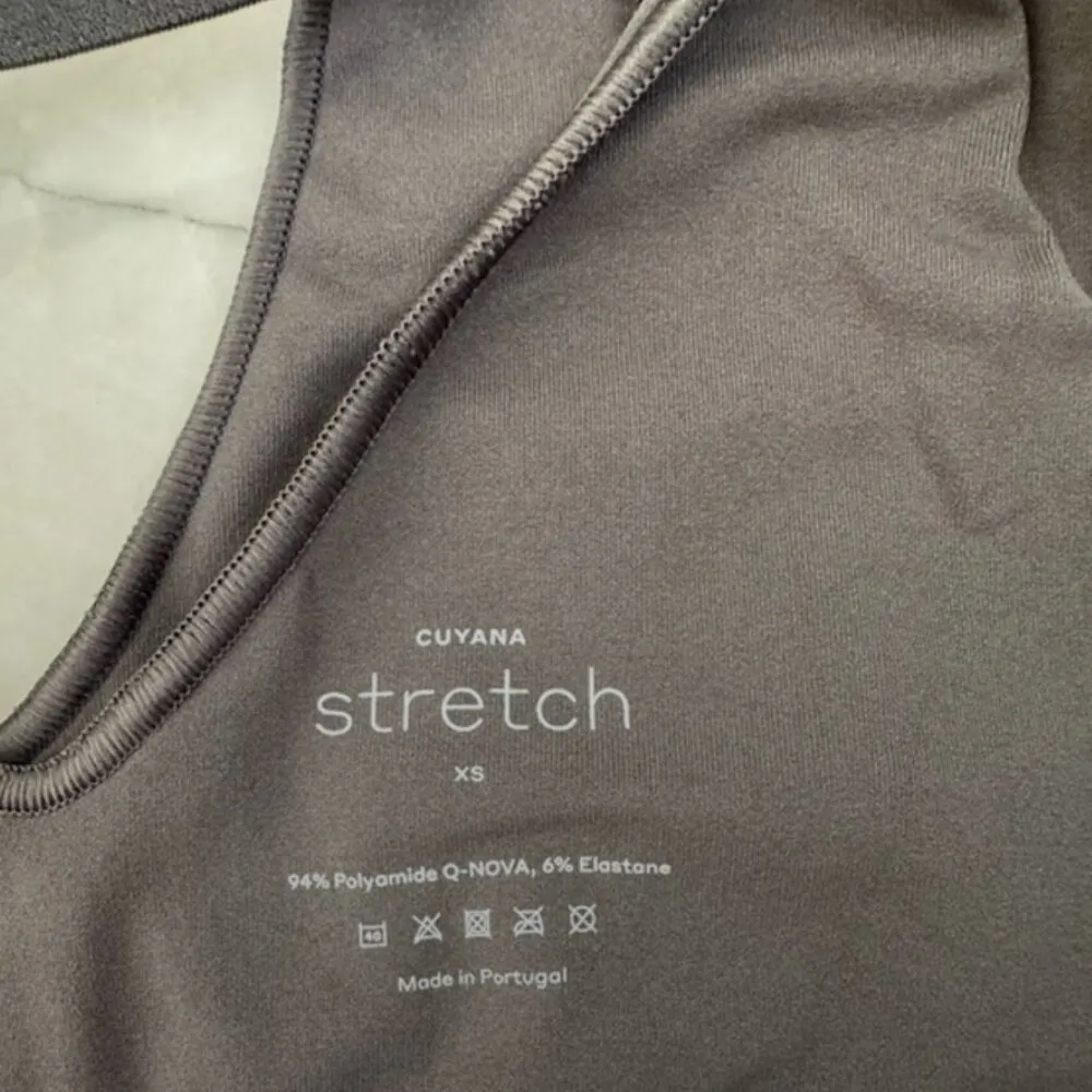 Cuyana Stretch High Waist Leggings and Crop Top - Image 10