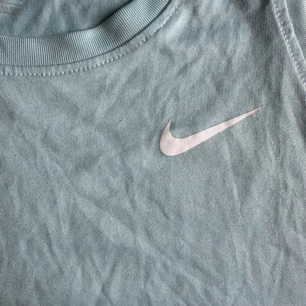 Nike Dri-fit The Nike Tee Womens size Large light blue Athleisure athletic sport - Image 3