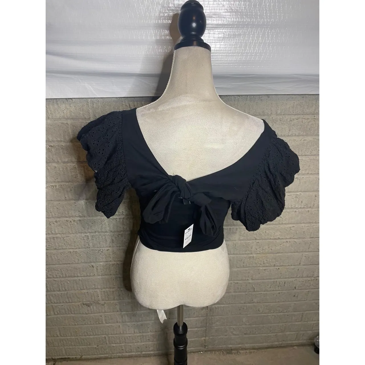 NWT EXPRESS Women's Black Tie Back Puff Sleeve Eyelet Blouse‎ Shirt Size S - Image 3