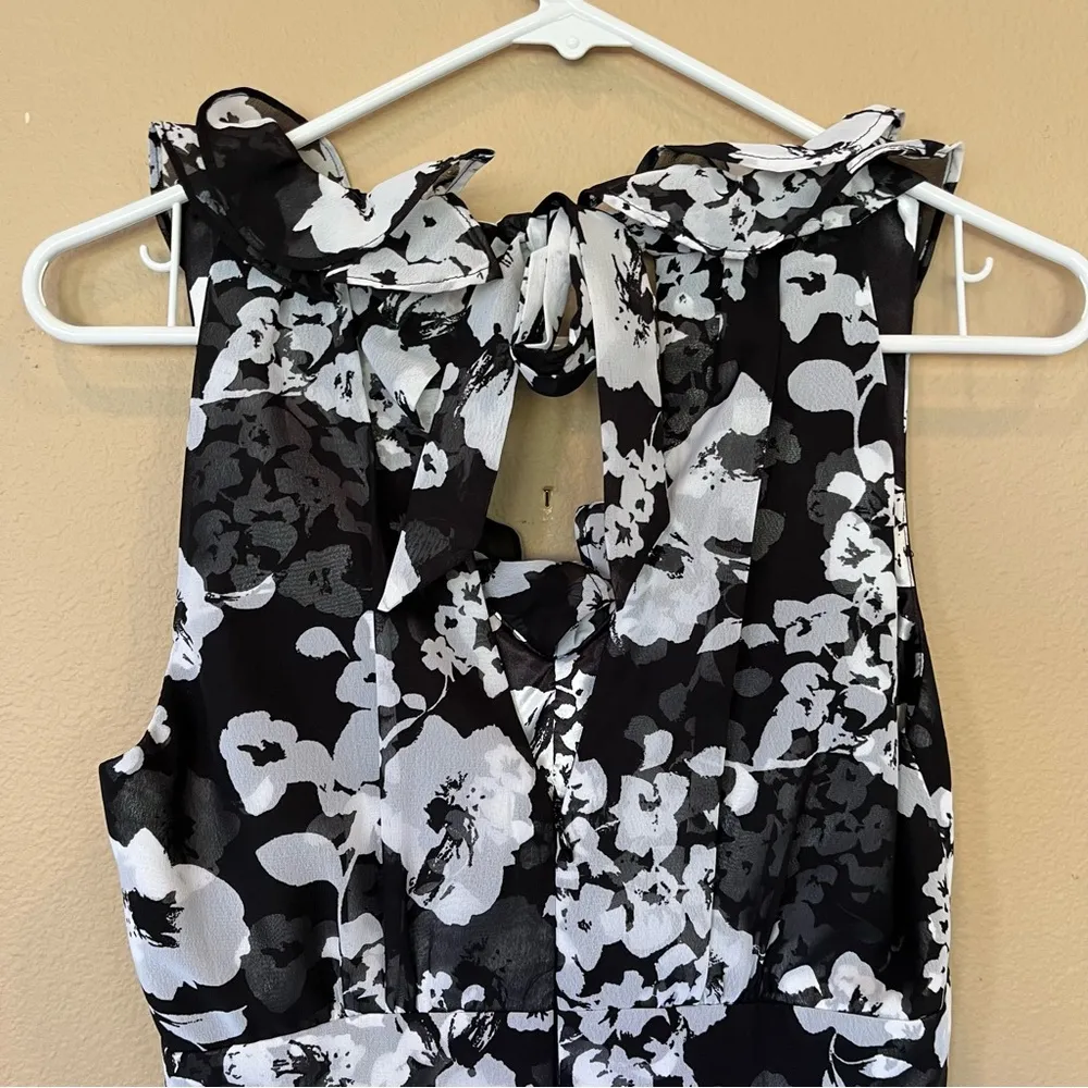 White House Black Market Black & White Sleeveless Floral fit & Flare Sz 2 Dress - Image 5