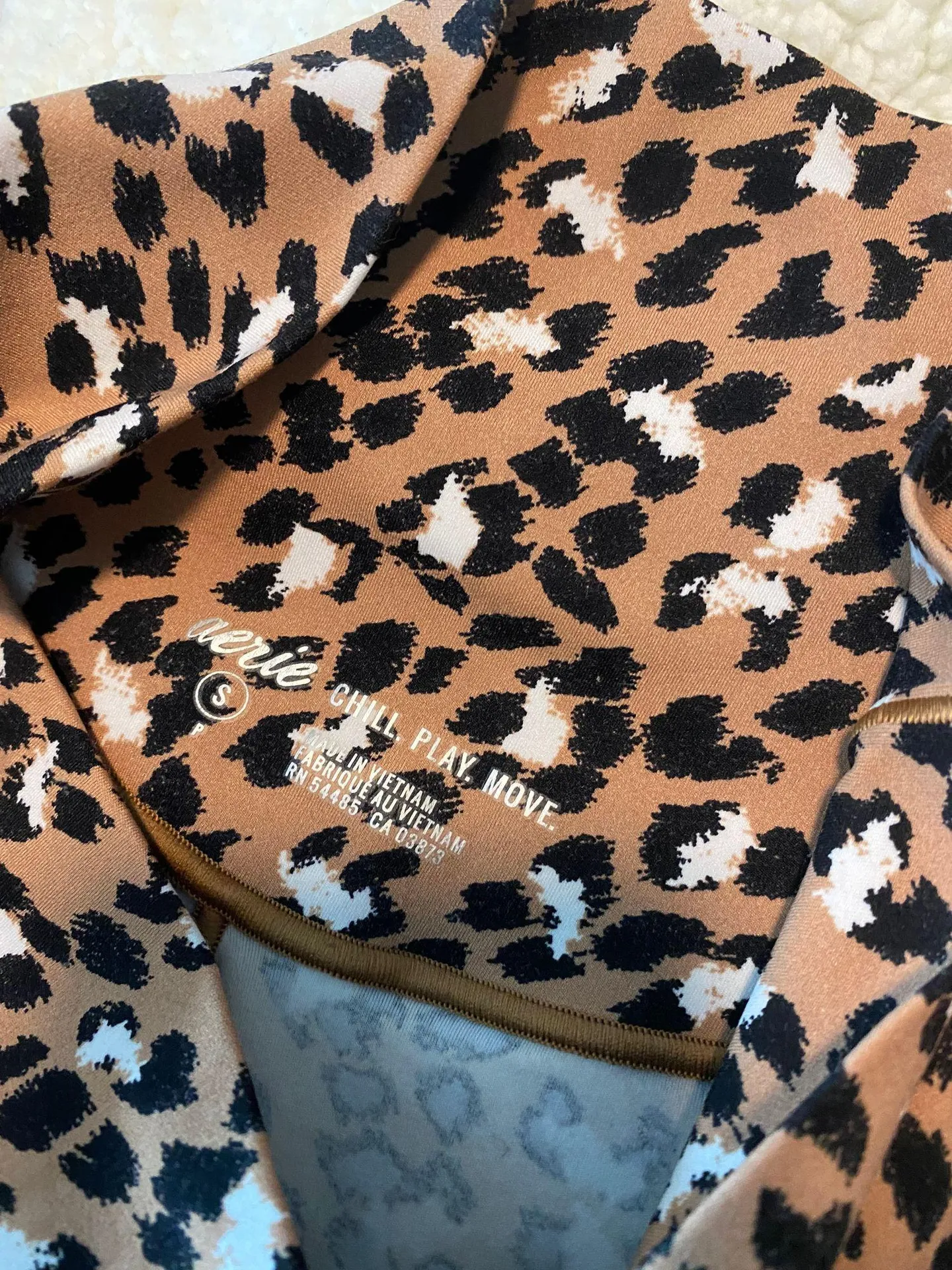 Aerie high waisted crossover cheetah print leggings - Image 4