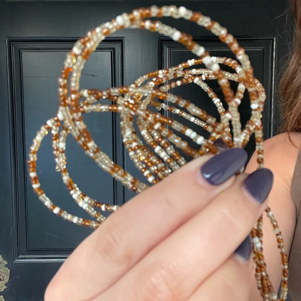 Beautiful beaded necklace - Image 2