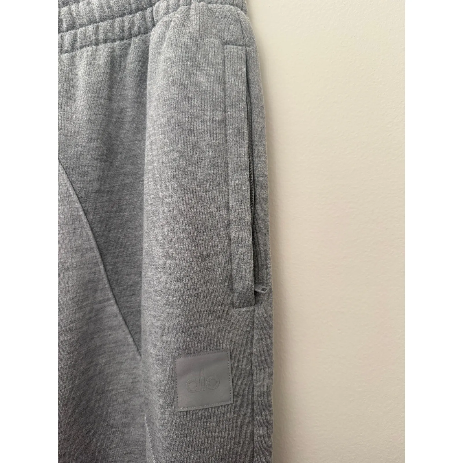 Alo Gray Make Waves Sweatpants Unisex Zipper Pockets Fleece Lined Stretchy-Large - Image 5