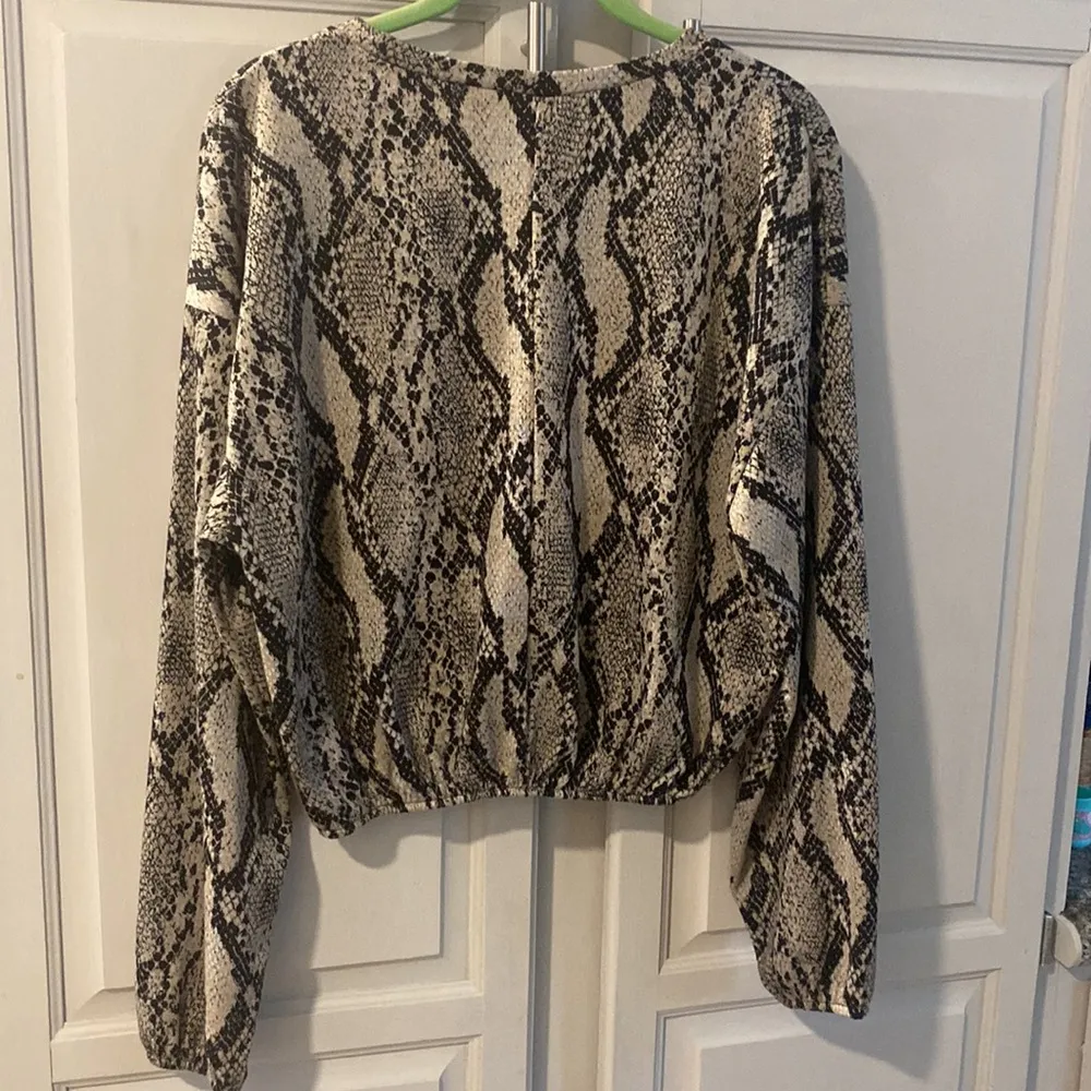 ZARA  snakeskin cinch waist sweater - Image 5