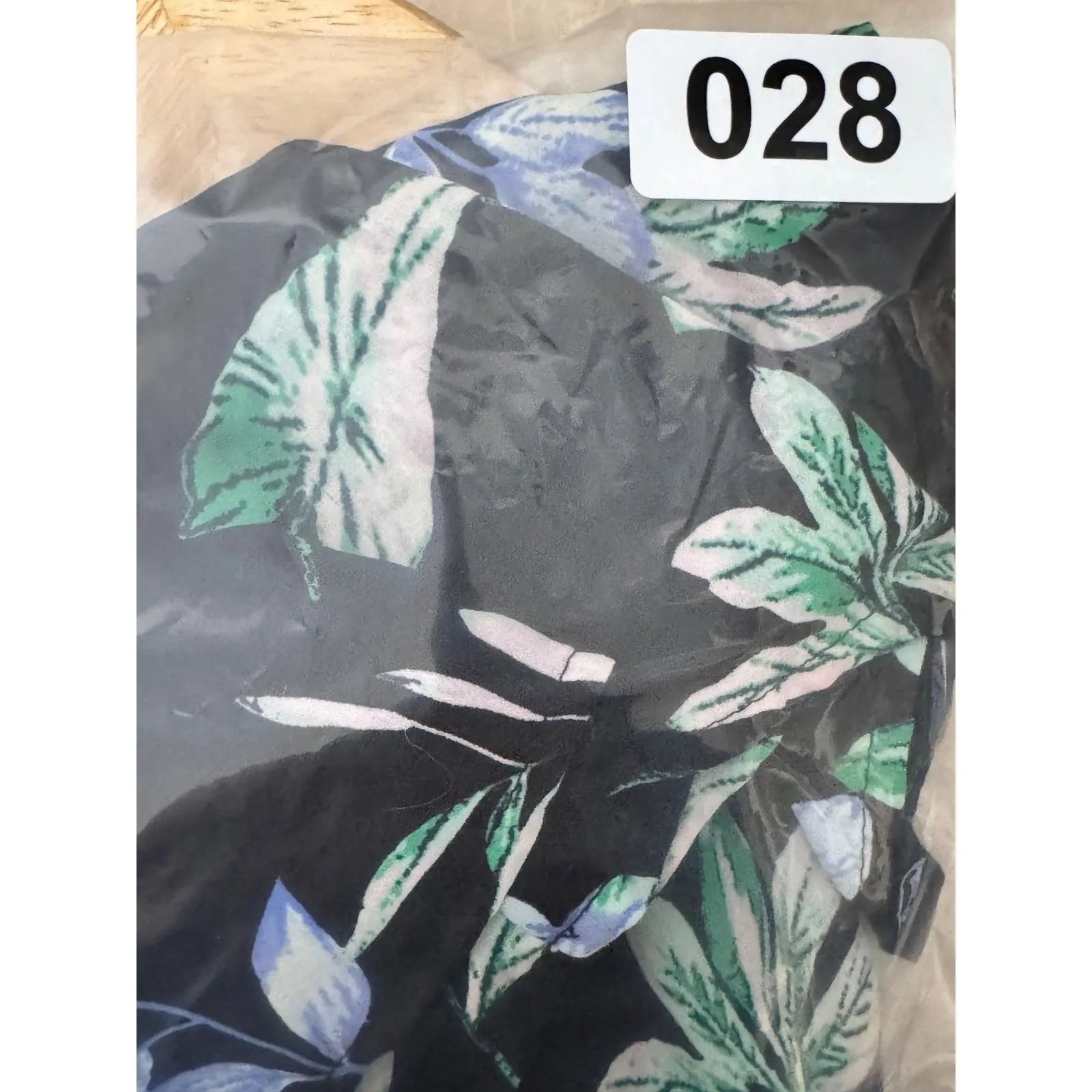 Lush Womens Top Medium Black Green Blue Floral‎ Keyhole Long Sleeve - Image 9