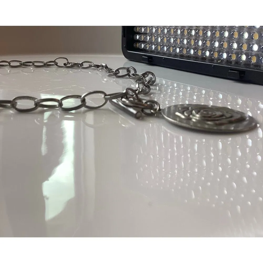 Paparazzi - Beautifully Belle - Silver Toggle Necklace - Image 6