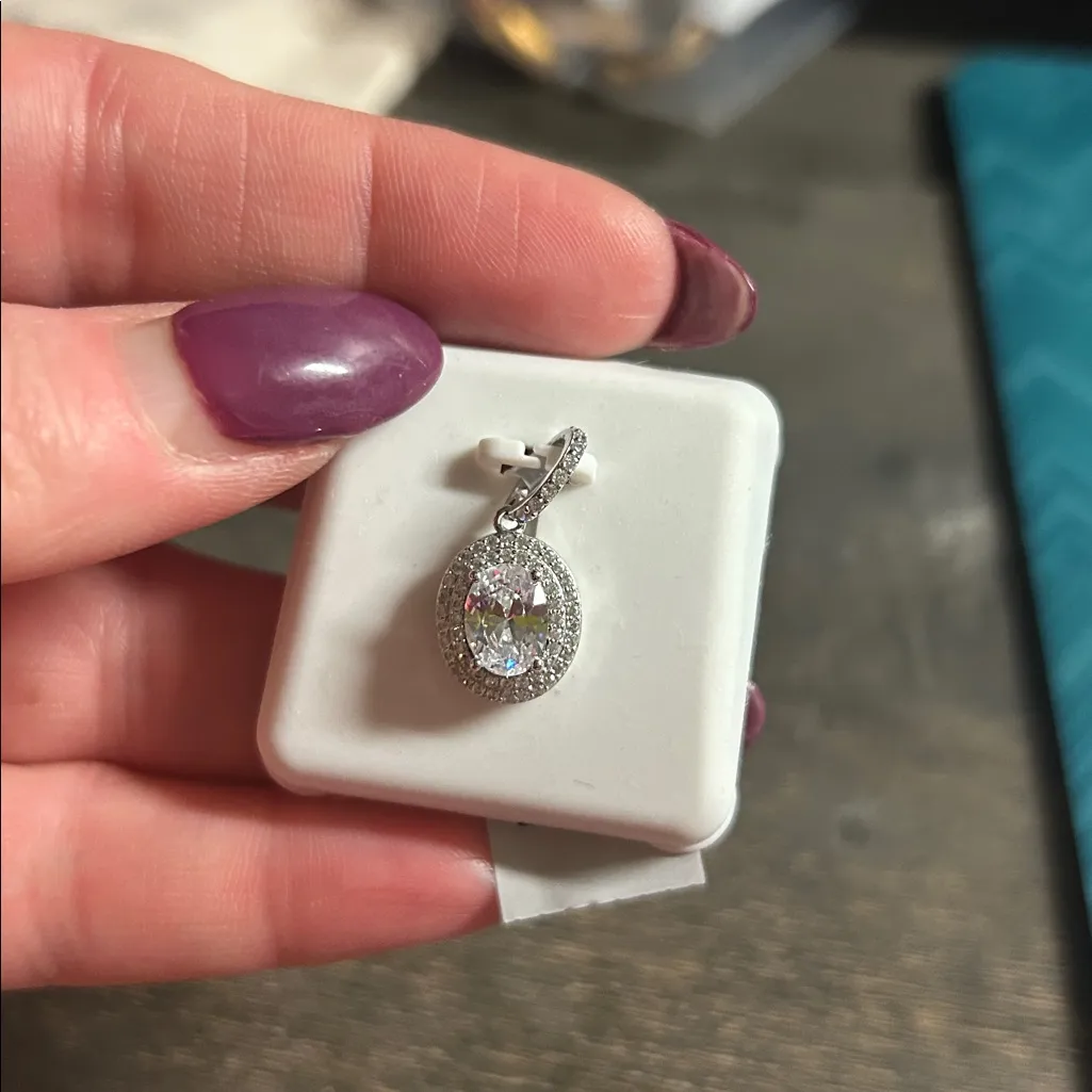 Oval Cut Center Stone Silver Pendant with Sparkling Halo 925 Silver & CZ - Image 4