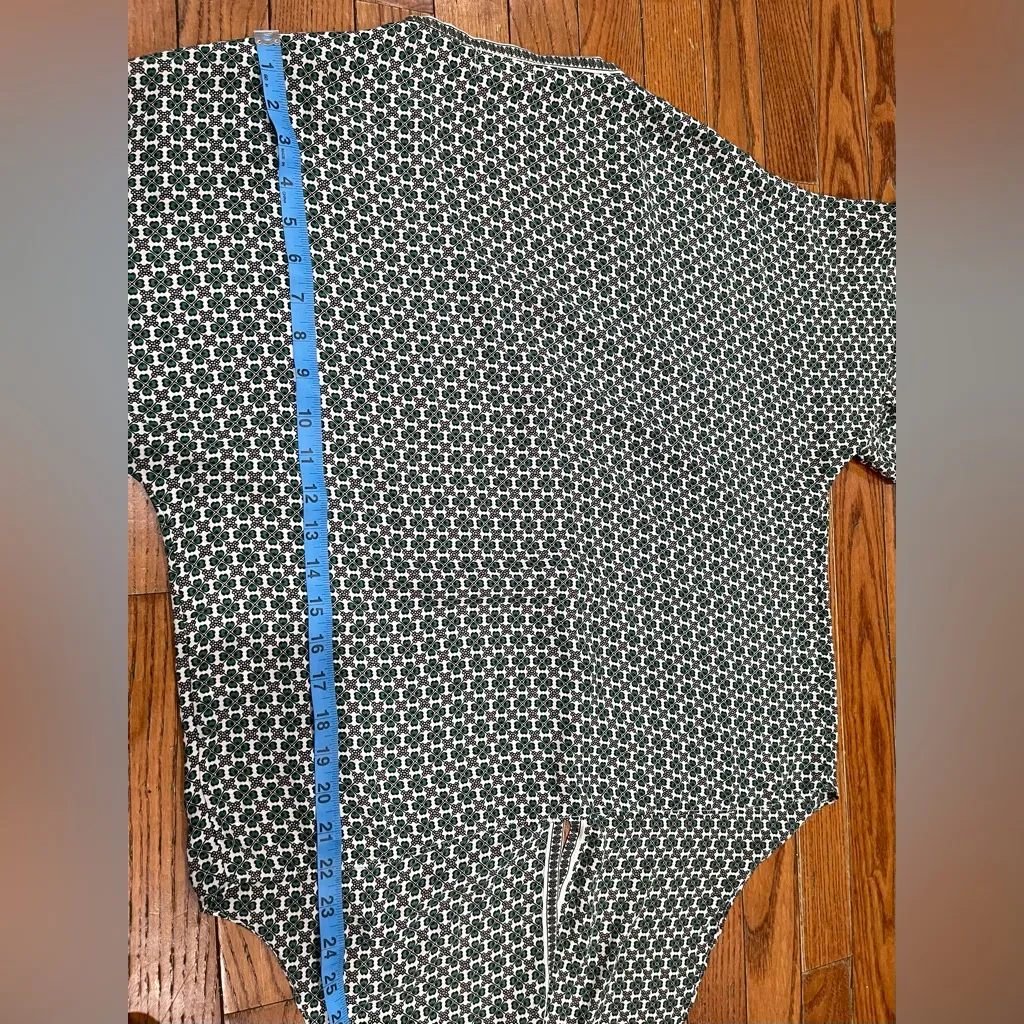 Max Studio Black and White Geometric Blouse - Image 10