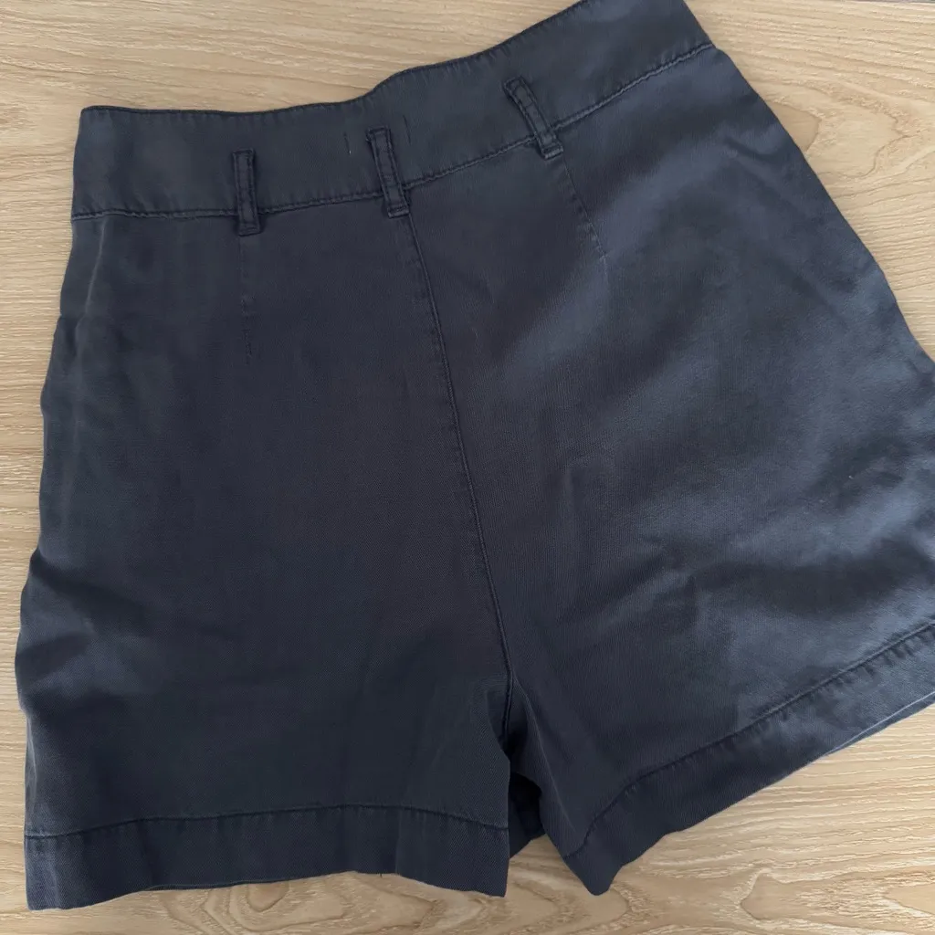 Faherty XS Tencel High Waist Shorts Pleated Navy Resort Vacation - Image 2