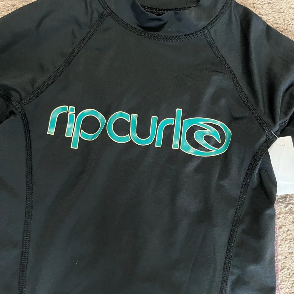 Black long sleeve rash guard never word with label - Image 2
