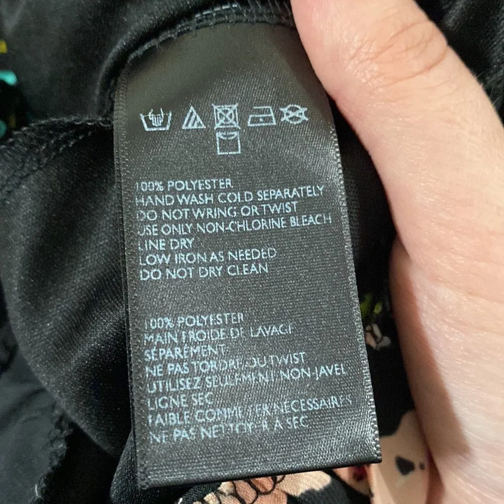 Urban Outfitters Pins & Needles floral keyhole back ruffled long sleeve size S - Image 13