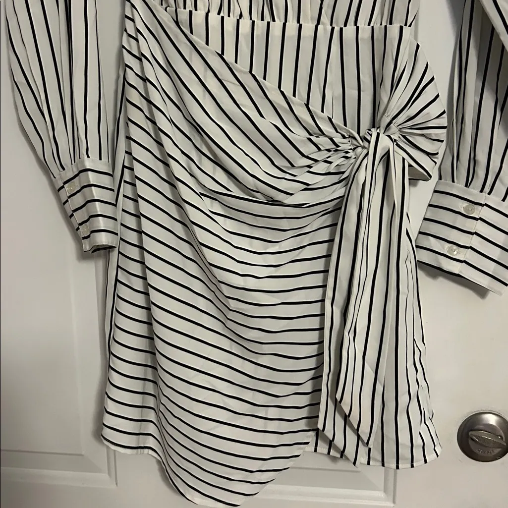 NWT‎ Abercrombie & Fitch Long-Sleeve Wrap Collared Shirt Dress White Stripe - Image 5