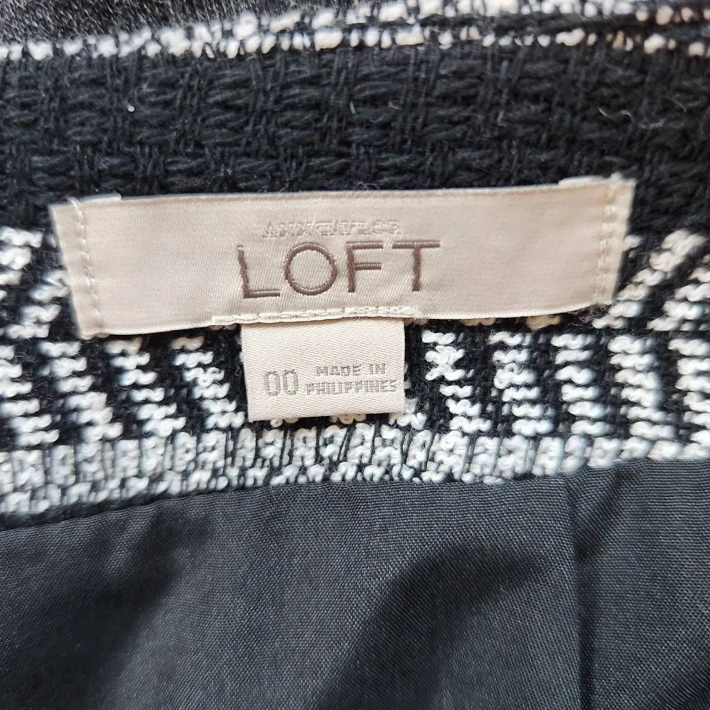 LOFT Black and White Tweed Pencil Skirt Size 00 Tweed Mini Skirt - Image 4