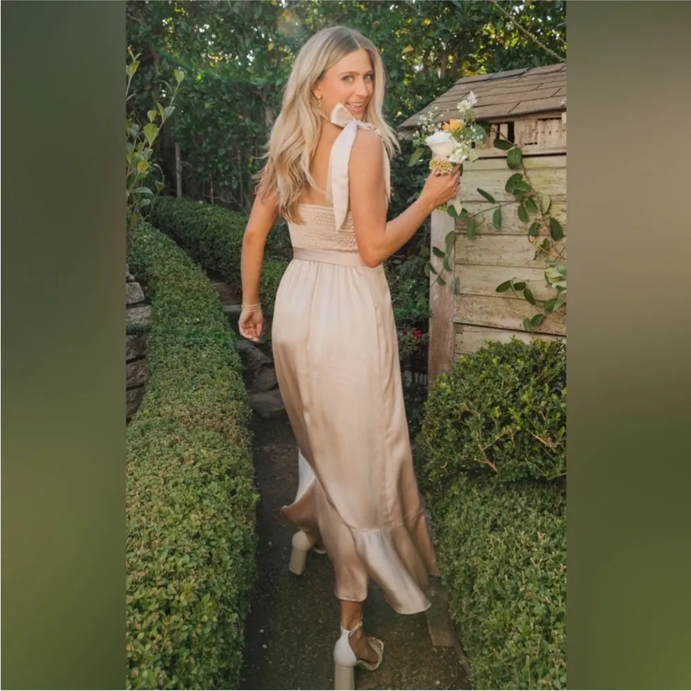 NWT Show Me Your Mumu Claire Midi Dress
Show Me The Ring Luxe Satin size:XXL - Image 3