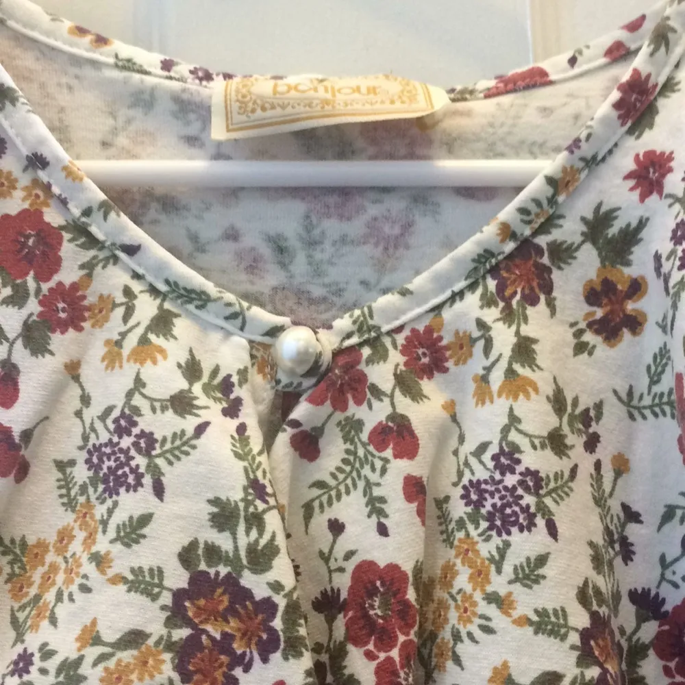 FINAL MARKDOWN LADIES bon jour top large - Image 2