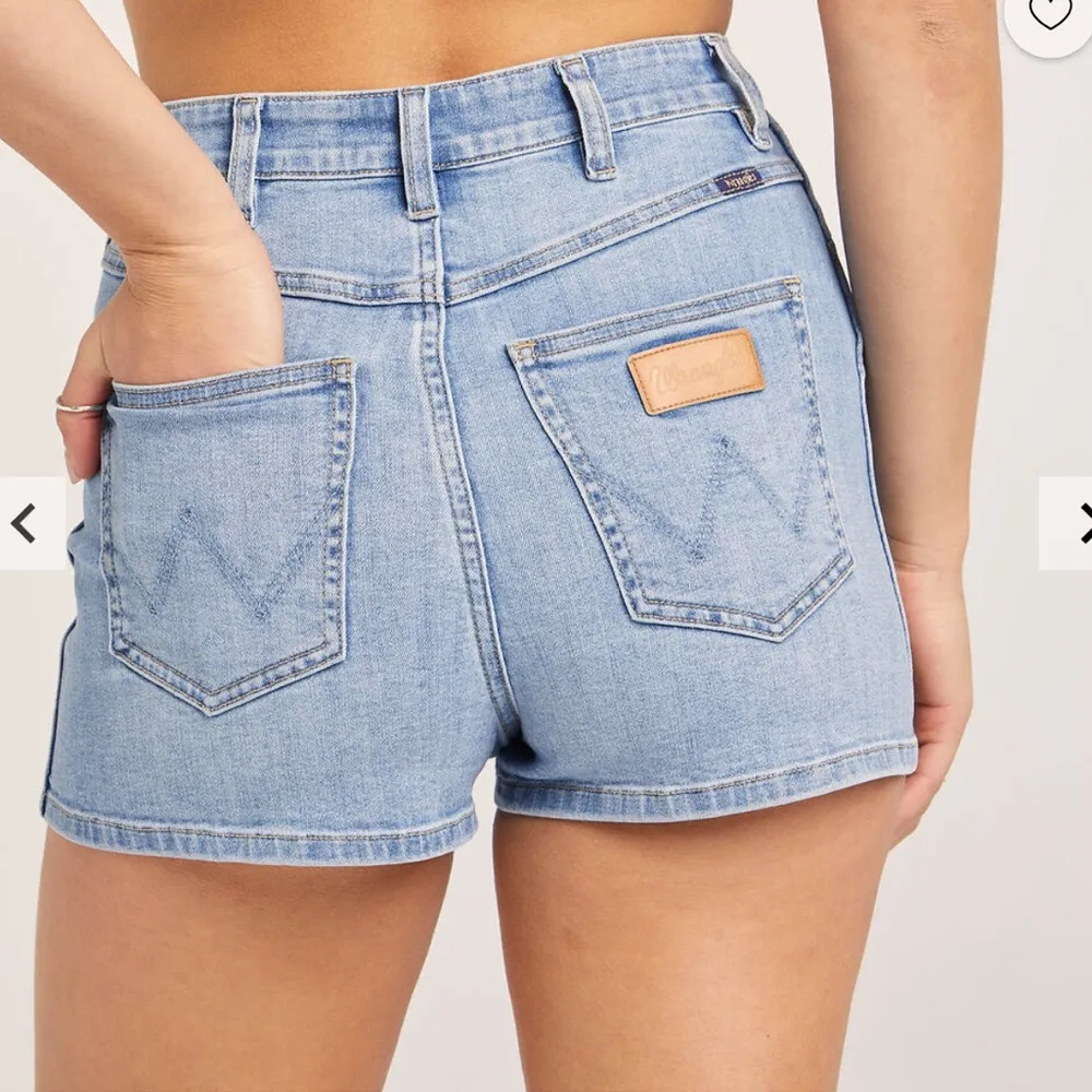 Wrangler pin up skinny shorts - Image 5