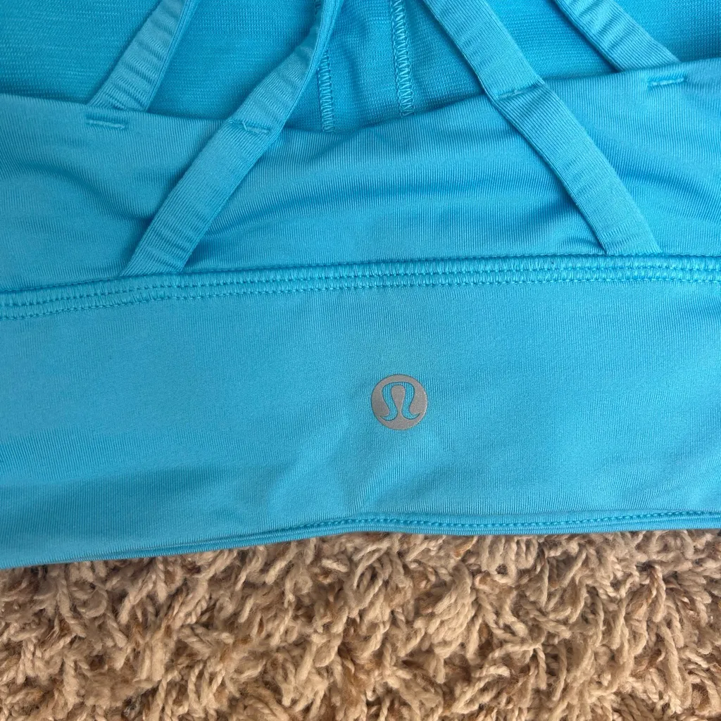 Lululemon  Energy Bra Size 4! - Image 3