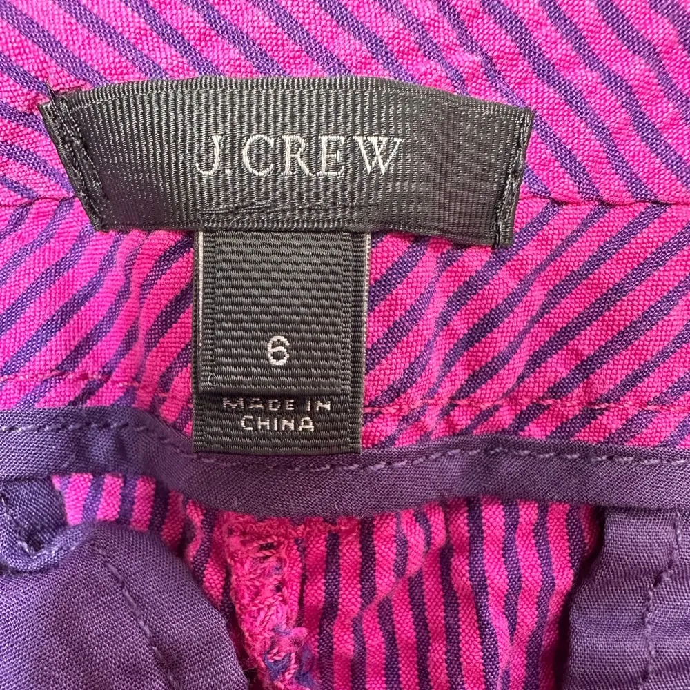 J. Crew Women's Sz 6 Seersucker
Purple Blue Striped Shorts Pockets 3" Inseam - Image 3