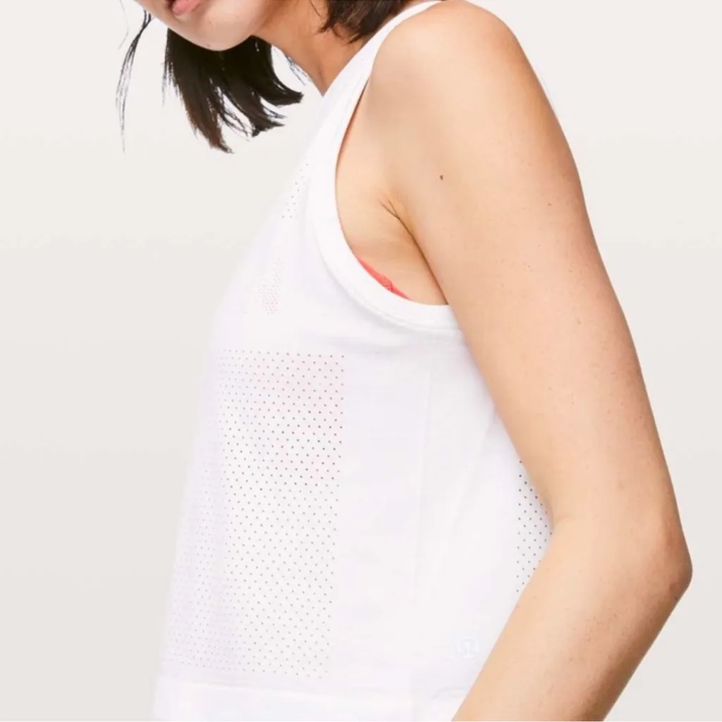 Lululemon Breeze By Muscle Crop Tank - Image 4