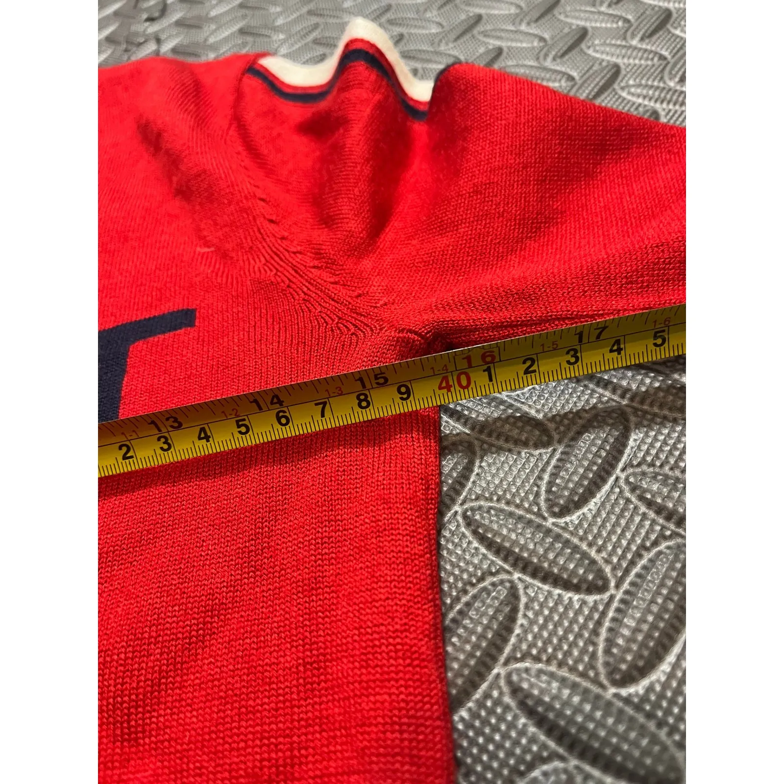 Ariat Ultimo Logo Sweater Merino Wool Red Equestrian V neck Pullover Small - Image 7