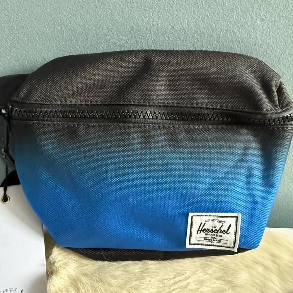 Herschel Supply Company Fifteen Hip Pack Belt Bag - Image 2