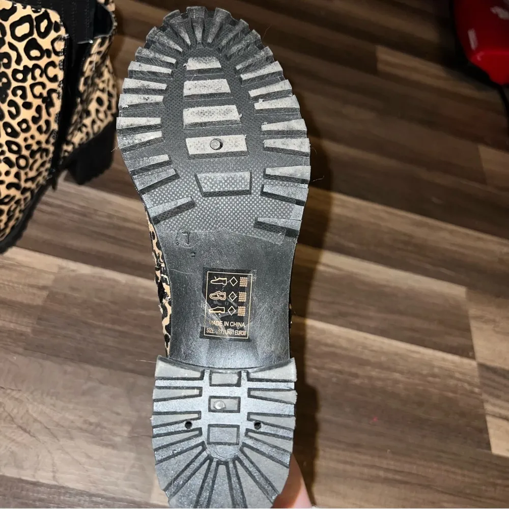 Qupid Cheetah Print Booties size 7 NWOT - Image 4