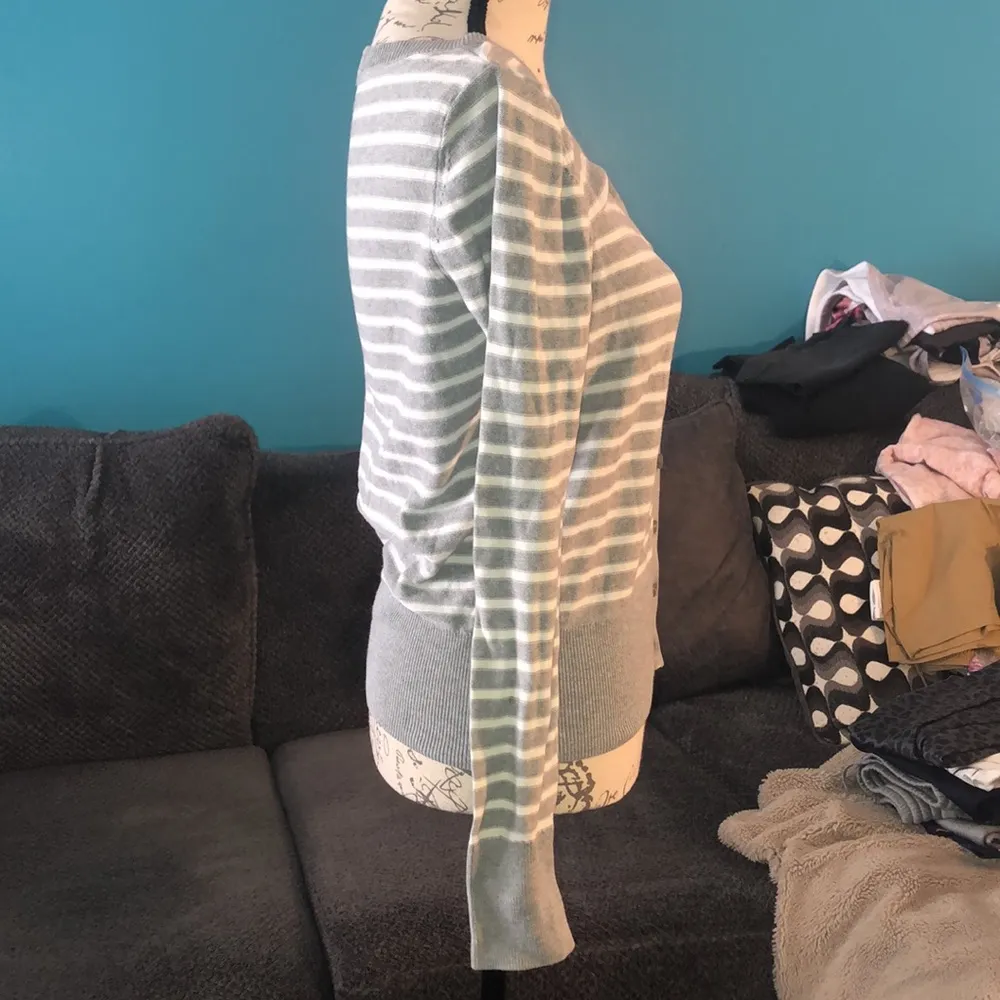 🔹4 for $30 Gap Striped Cardigan, Medium - Image 3