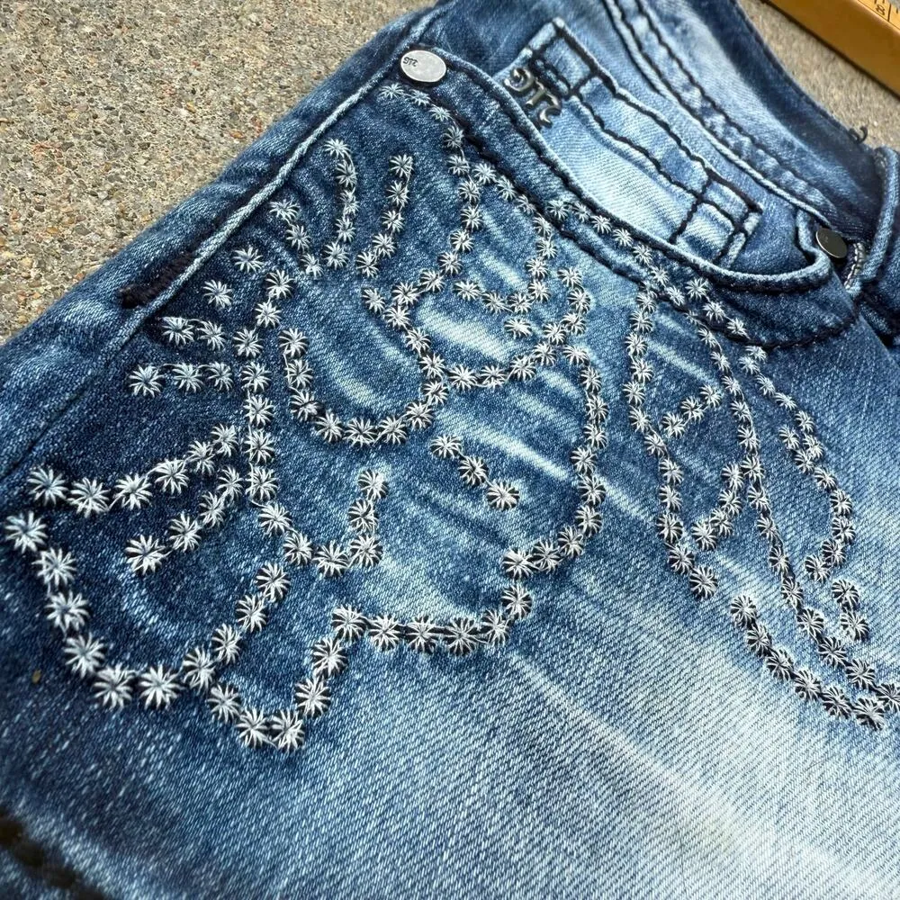 Miss Me Daisy Chain Flower Embroidered Signature Blue Jean Shorts Size 27 - Image 5