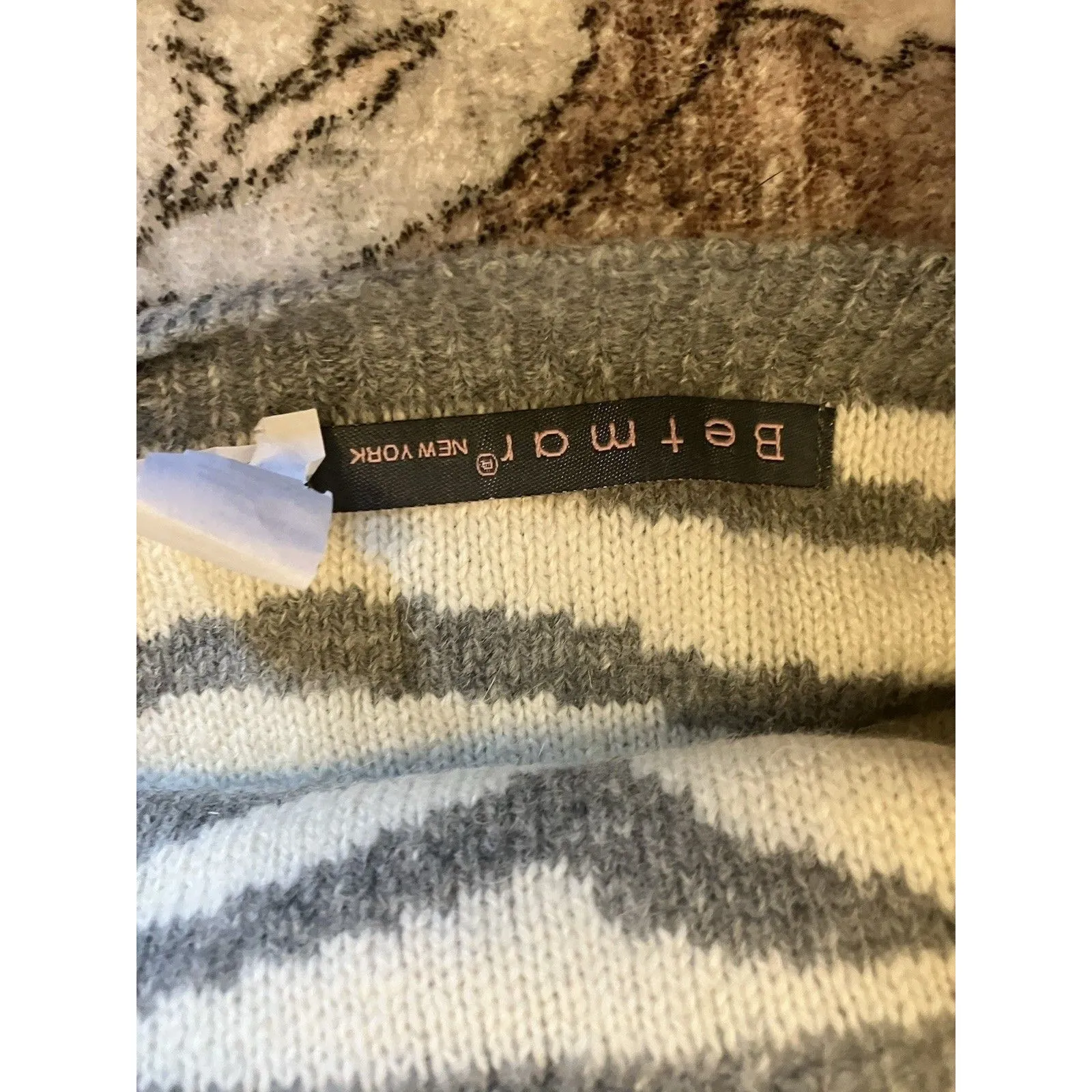 Betmar New York Hat Gray Cream Knit Beanie One Size Ribbed Details Stretch Hat - Image 6