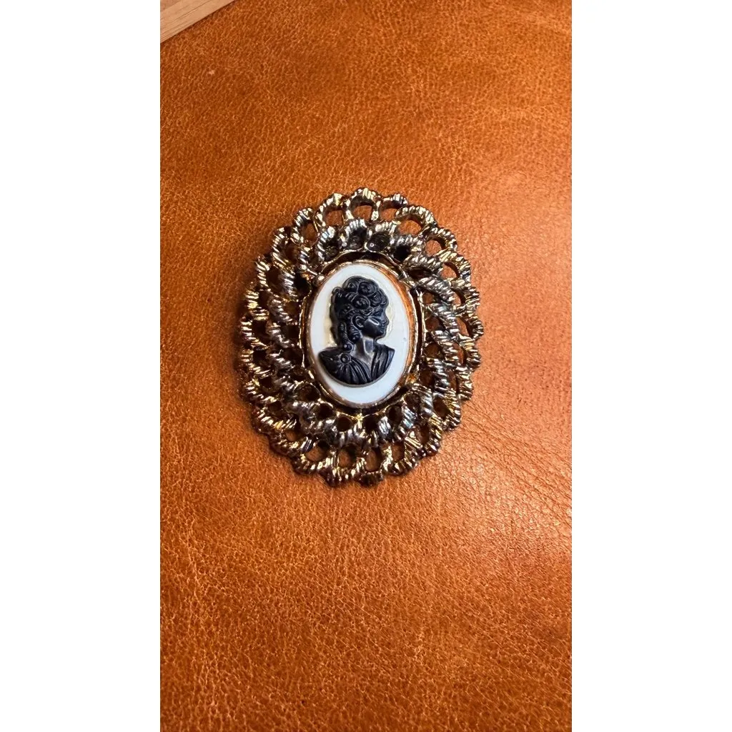 Vintage Gold - Image 5