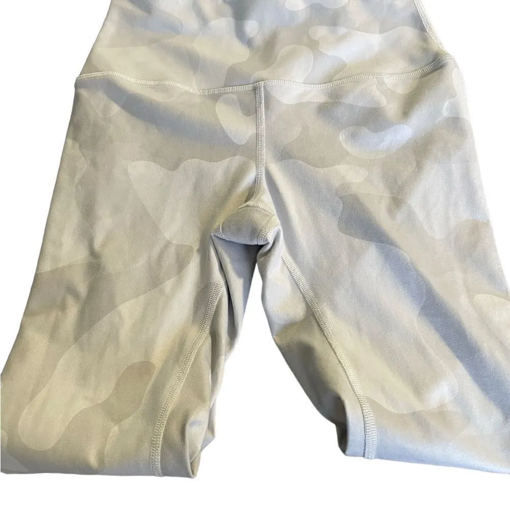Alo Yoga Women’s Full Length Camouflage Gray / White Leggings Size S - Image 7