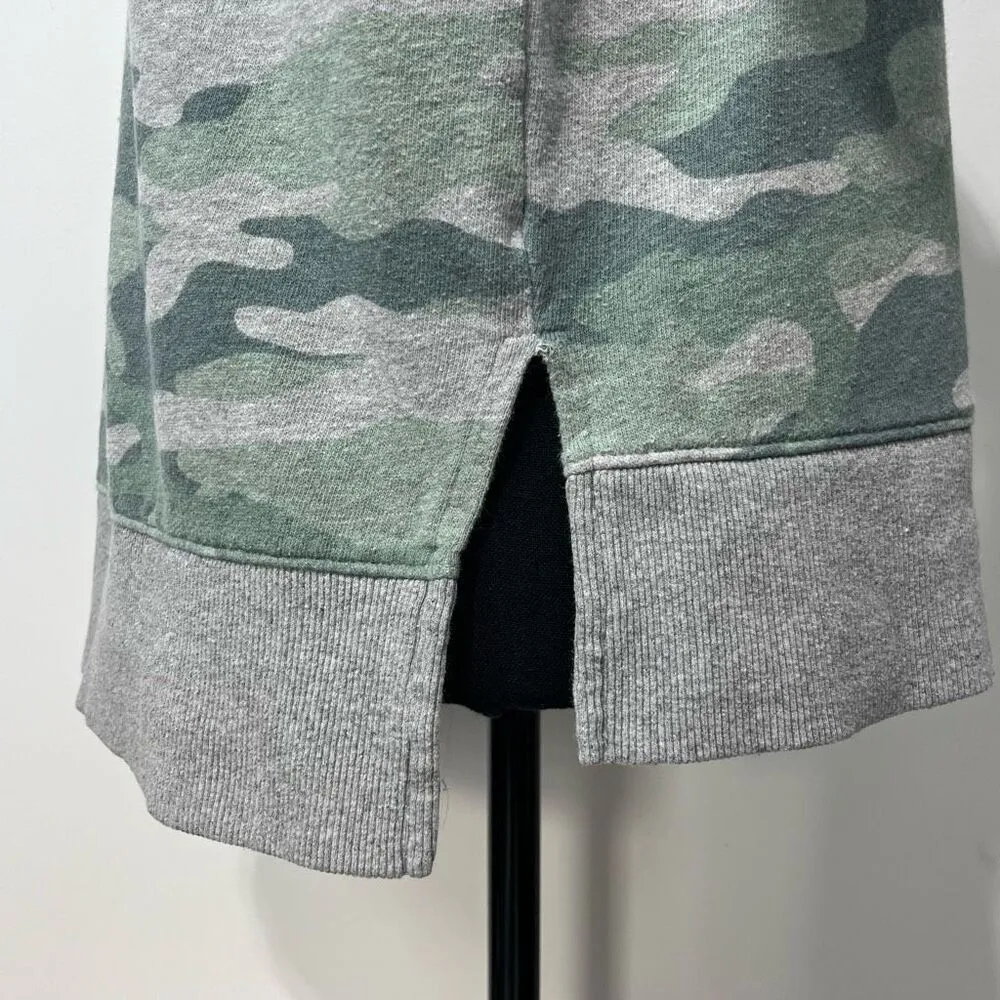 Time and Tru Camo Crew Neck Sweatshirt Size Small Women’s Green and Grey - Image 5