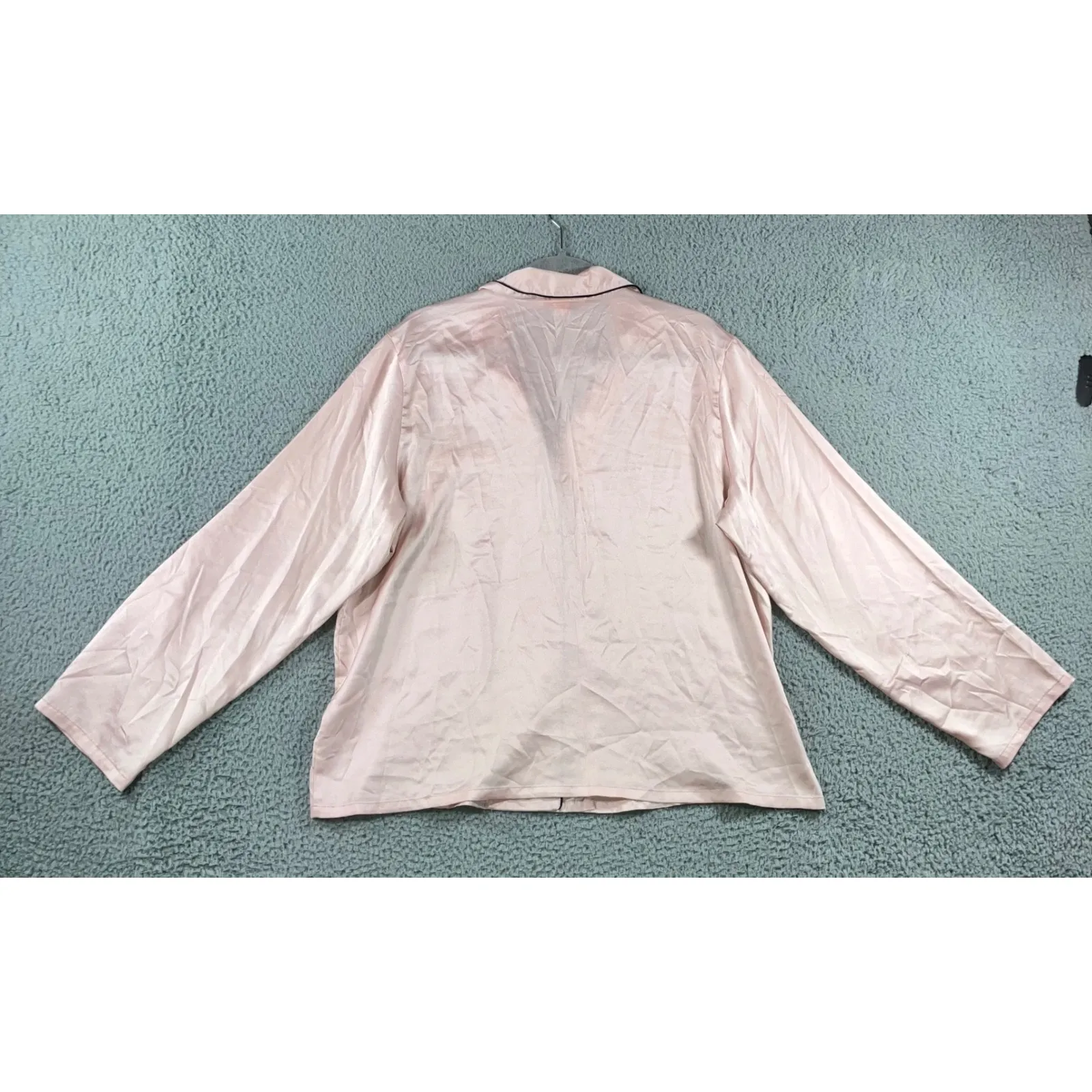 Victoria's Secret Pink Satin Heart Pajama Top Women XL Long Sleeve Button Up - Image 3