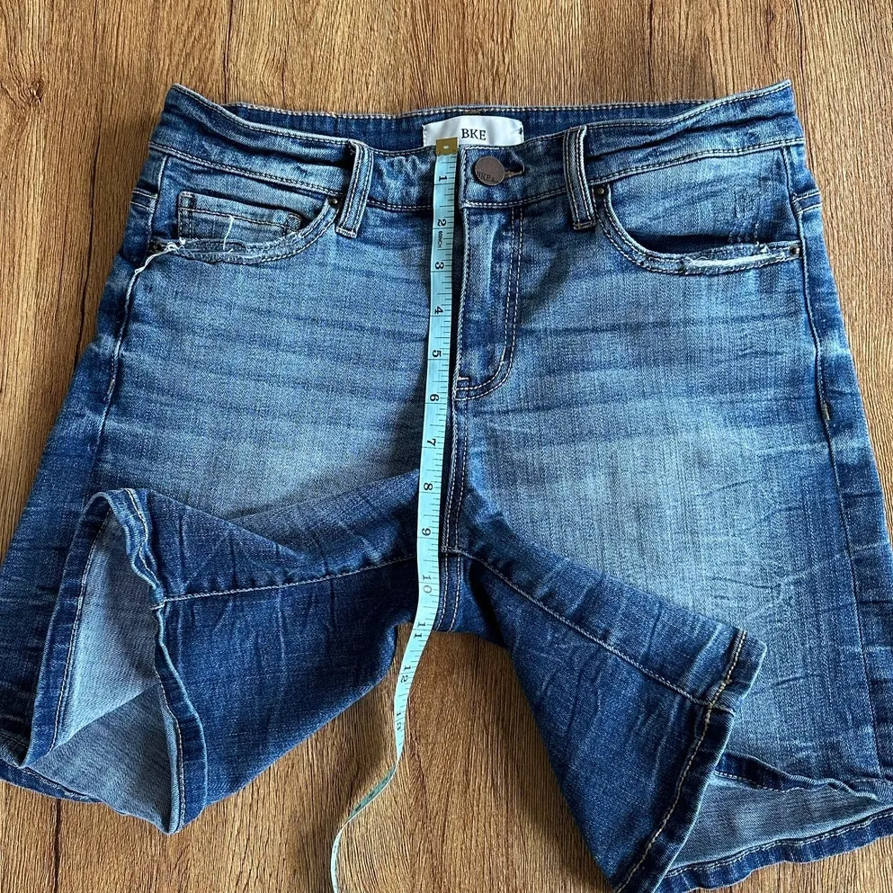Buckle BKE Payton Medium Wash Jean Shorts Size 27 - Image 6