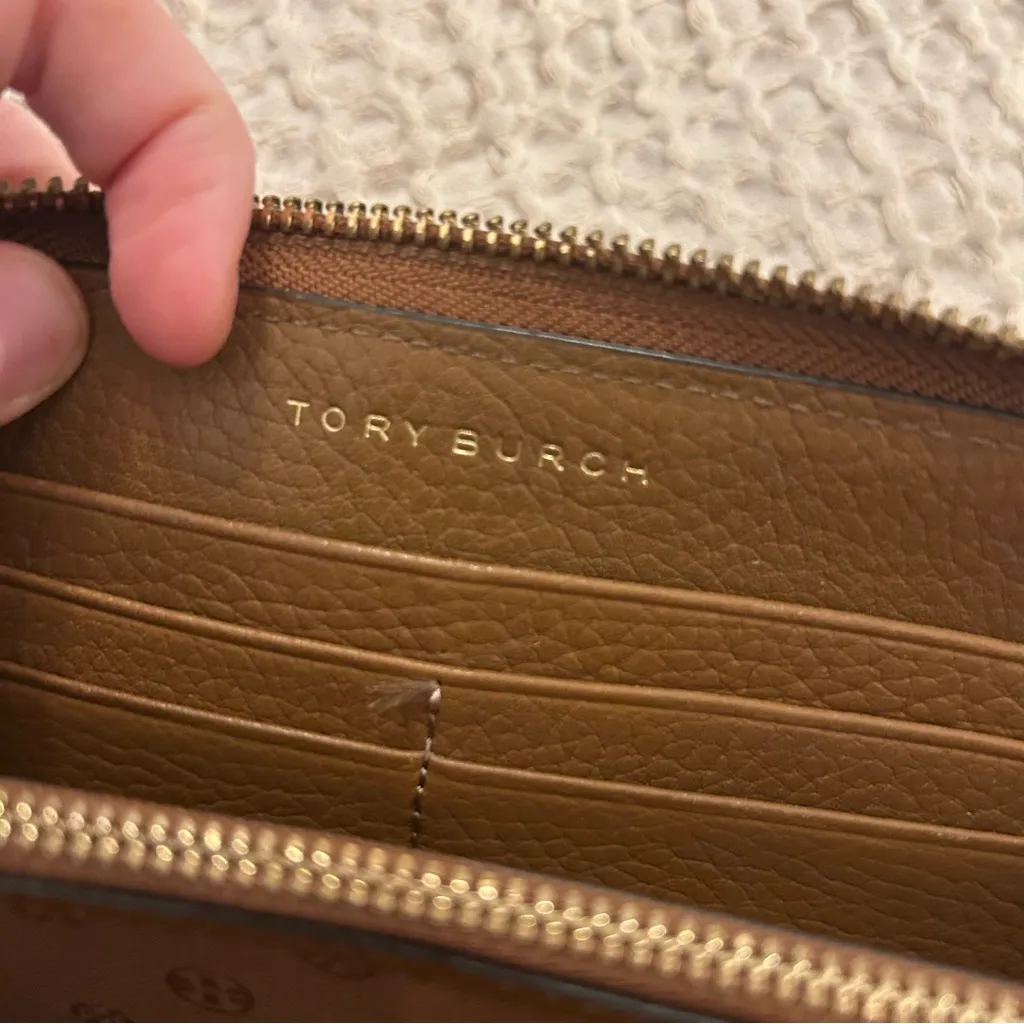 Tory Burch Serif T Multi-Gusset Zip Continental Long Wallet - Image 6