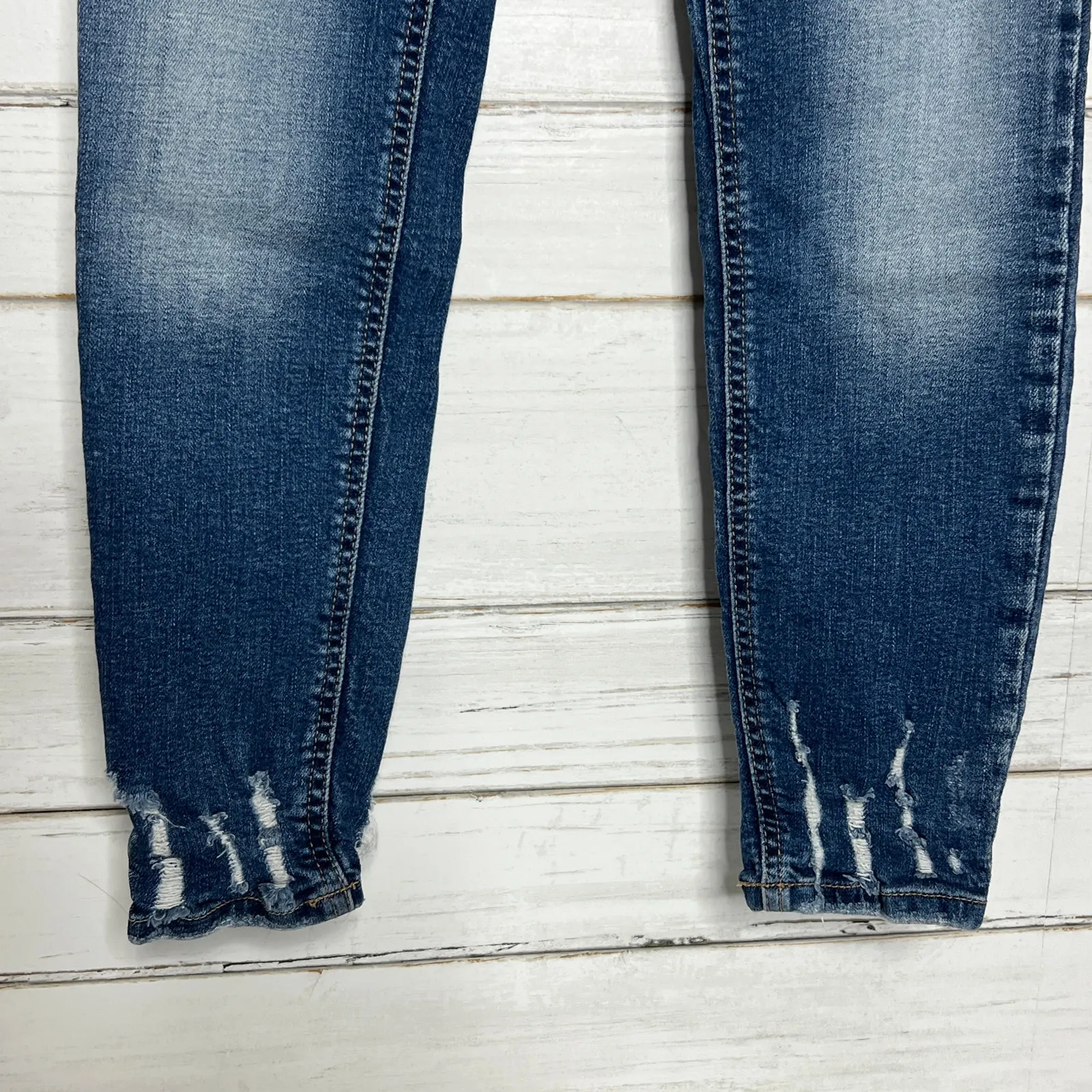 Kancan Mid Rise Destroyed Hem Medium Wash Skinny Jeans Size 26 Blue - Image 9